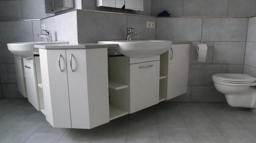 Badmöbel Dekor Esche weiß (Niebelsbach)