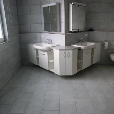 Badmöbel Dekor Esche weiß (Niebelsbach)