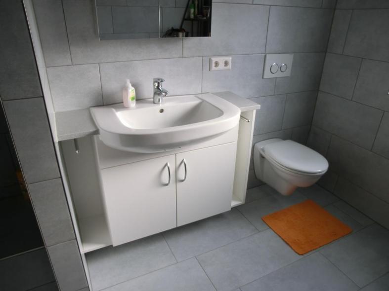 Badmöbel Dekor Esche weiß (Niebelsbach)